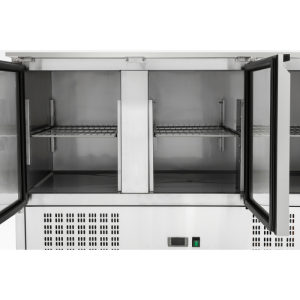 Saladette Compacte 3 Portes Dynasteel - Praticité et performance pour une expérience culinaire optimale