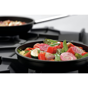 Fornello a 6 fuochi serie 900 - Forno a Gas GN 2/1 e armadio del marchio Bartscher