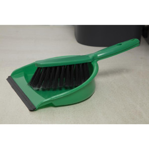 Soft Bristle Brush and Green Dustpan - Jantex - Fourniresto