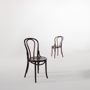 Sedie Bistrot Legno Curvato Finitura Noce. Fascino e Comfort per il Tuo Ristorante.