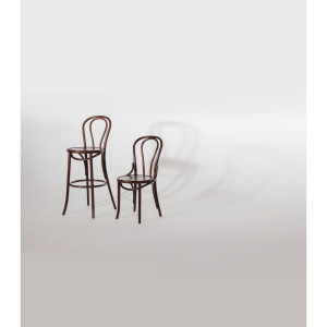 Sedie Bistrot Legno Curvato Finitura Noce. Fascino e Comfort per il Tuo Ristorante.