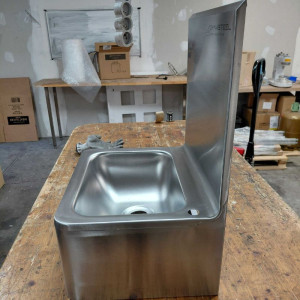 Lavabo a comando femorale in acciaio inox - Dynasteel
