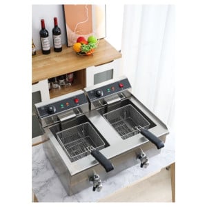 Friggitrice Professionale 2 x 13 L con Scarico - Dynasteel: Prestazioni e durata per la tua cucina