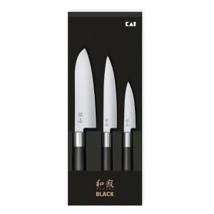 Set di 3 coltelli Wasabi Black - Office Universel e Santoku di KAI: qualità, performance e precisione in cucina.